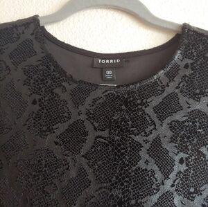 Torrid Black Burnout Velvet Top Size M L Animal Print Mob Wife